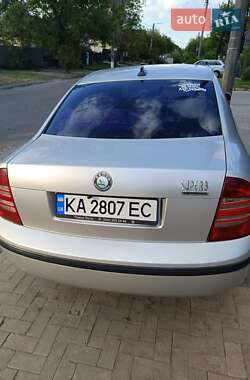 Ліфтбек Skoda Superb 2004 в 