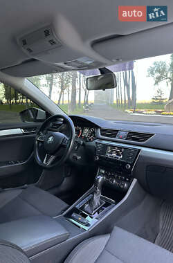 Лифтбек Skoda Superb 2015 в 