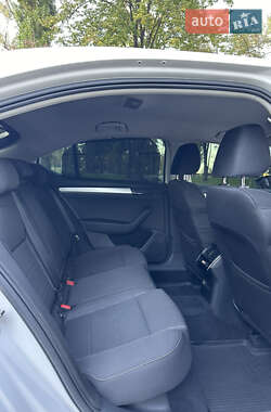 Лифтбек Skoda Superb 2015 в 