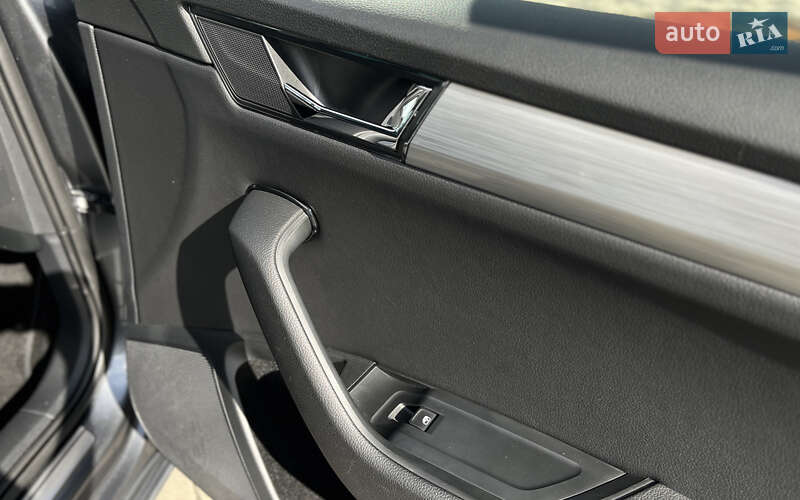 Ліфтбек Skoda Superb 2023 в Мукачевому