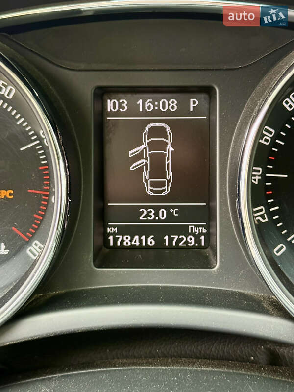 Лифтбек Skoda Superb 2014 в Измаиле