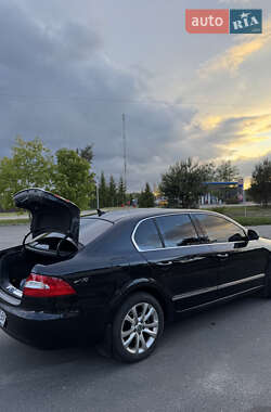 Лифтбек Skoda Superb 2010 в 