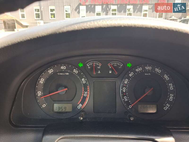 Лифтбек Skoda Superb 2004 в Чернигове