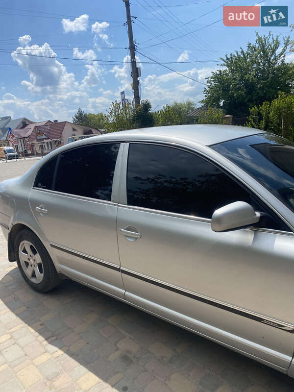 Лифтбек Skoda Superb 2002 в Чорткове