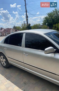 Лифтбек Skoda Superb 2002 в 