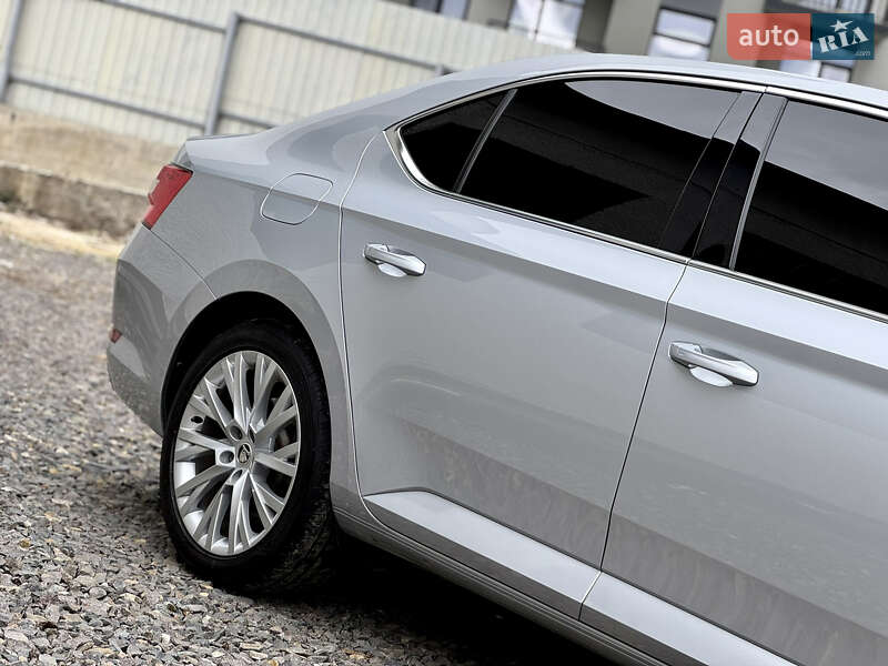 Ліфтбек Skoda Superb 2022 в Ужгороді
