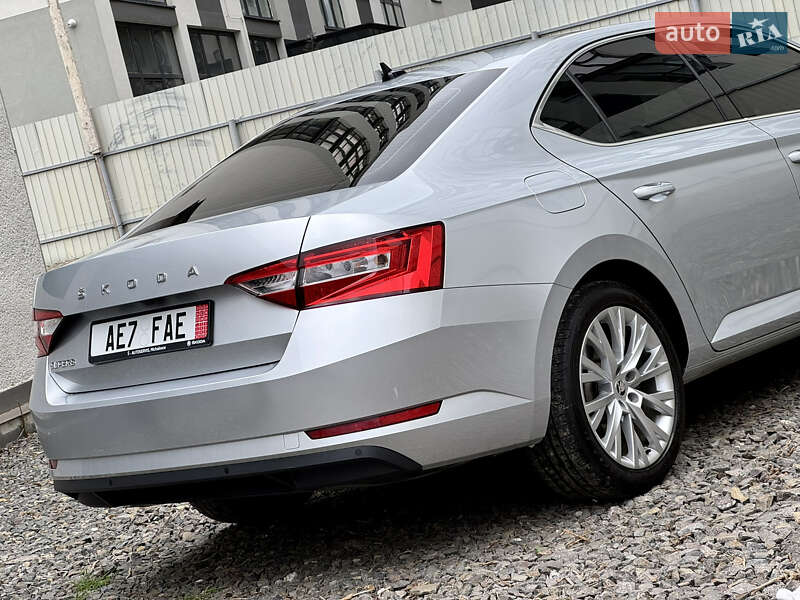 Ліфтбек Skoda Superb 2022 в Ужгороді