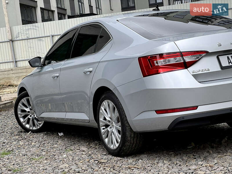 Ліфтбек Skoda Superb 2022 в Ужгороді