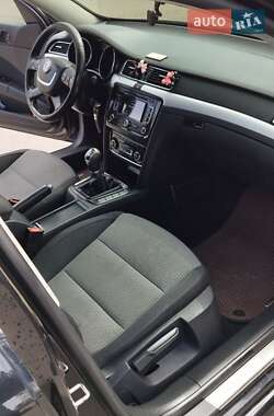 Універсал Skoda Superb 2011 в 