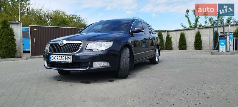 Skoda Superb 2011