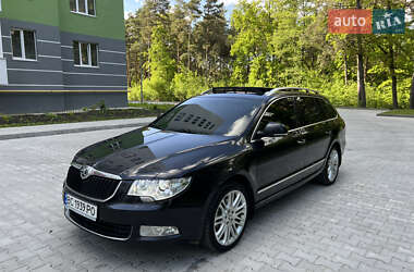 Універсал Skoda Superb 2011 в Новояворівську