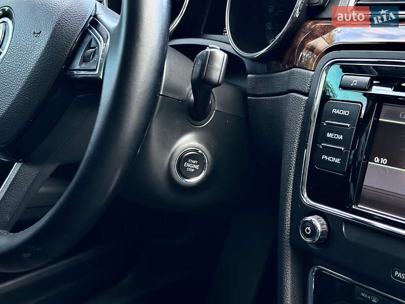 Лифтбек Skoda Superb 2014 в Львове