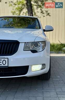 Лифтбек Skoda Superb 2013 в 