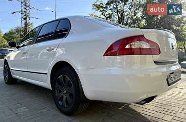 Лифтбек Skoda Superb 2013 в 