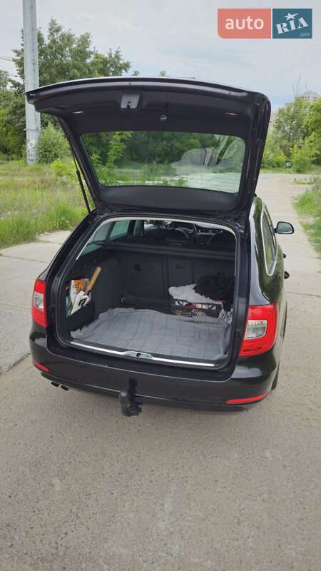 Универсал Skoda Superb 2013 в Киеве