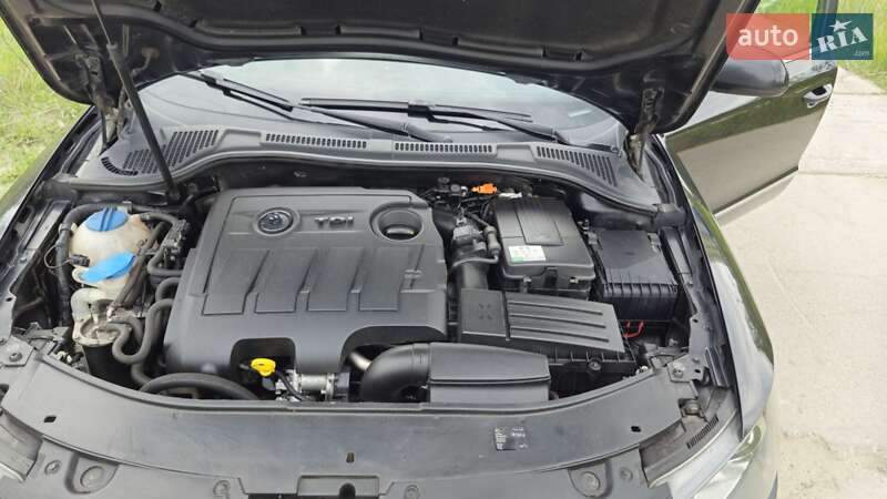 Универсал Skoda Superb 2013 в Киеве
