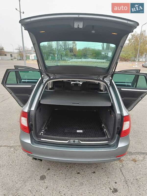 Универсал Skoda Superb 2011 в Николаеве
