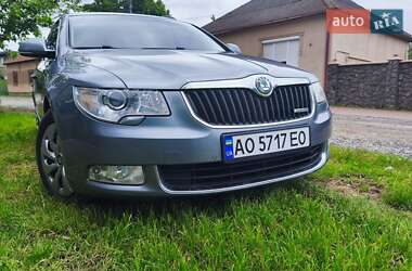 Универсал Skoda Superb 2011 в Мукачево
