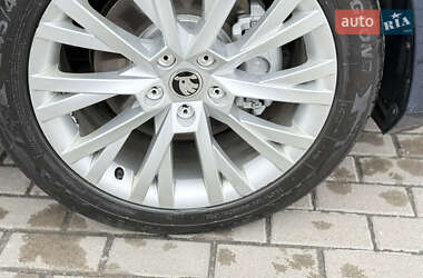 Ліфтбек Skoda Superb 2020 в 