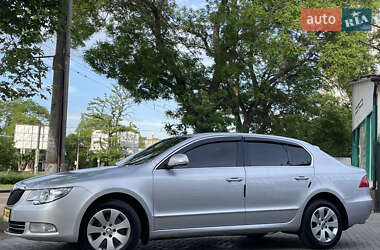 Лифтбек Skoda Superb 2012 в 