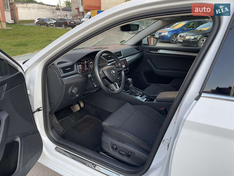 Універсал Skoda Superb 2019 в Тернополі