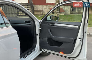 Универсал Skoda Superb 2019 в 