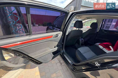 Лифтбек Skoda Superb 2012 в 