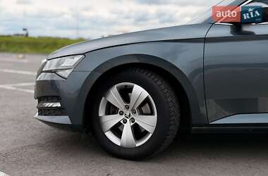 Лифтбек Skoda Superb 2019 в 