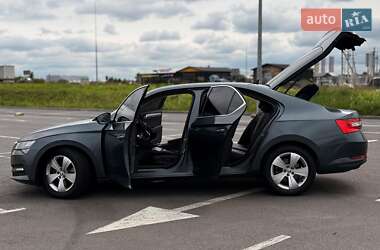 Лифтбек Skoda Superb 2019 в 