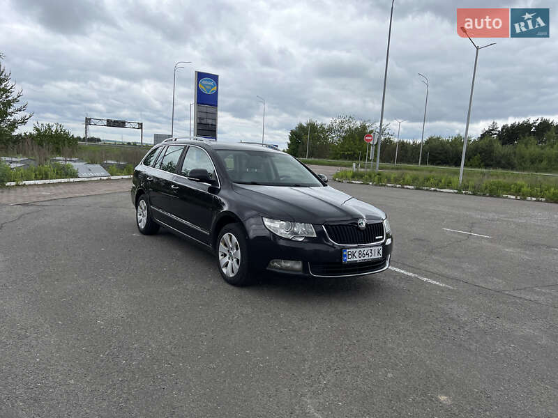 Универсал Skoda Superb 2012 в Бродах