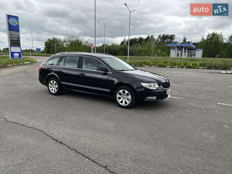 Универсал Skoda Superb 2012 в Бродах