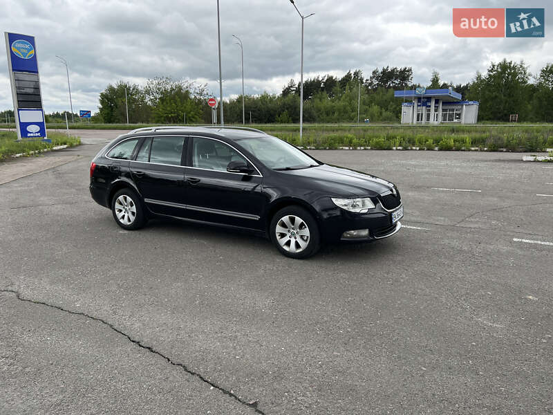 Универсал Skoda Superb 2012 в Бродах