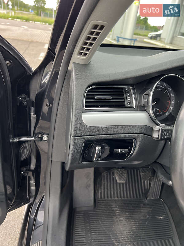 Универсал Skoda Superb 2012 в Бродах