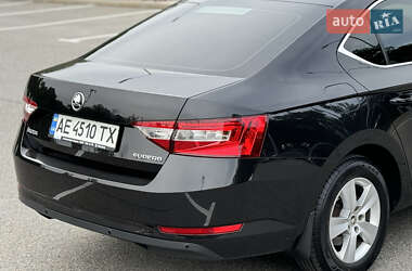 Ліфтбек Skoda Superb 2016 в 
