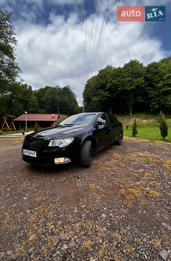 Лифтбек Skoda Superb 2011 в Великом Березном