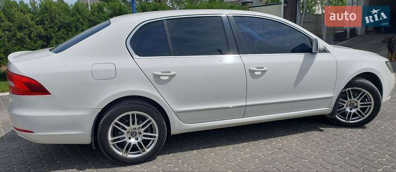 Лифтбек Skoda Superb 2013 в Харькове