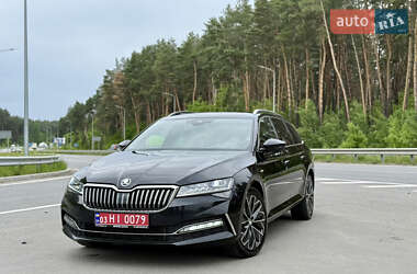 Универсал Skoda Superb 2022 в 