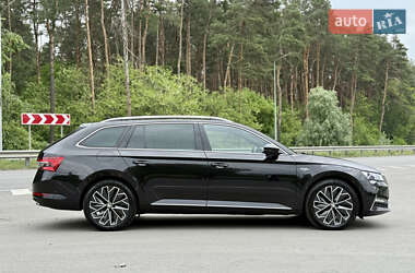 Универсал Skoda Superb 2022 в 