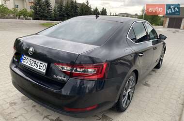 Лифтбек Skoda Superb 2016 в 