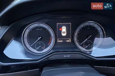 Лифтбек Skoda Superb 2016 в 
