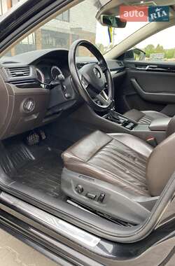 Лифтбек Skoda Superb 2016 в 
