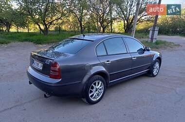 Лифтбек Skoda Superb 2003 в 