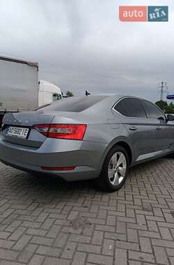 Лифтбек Skoda Superb 2019 в 