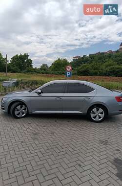 Лифтбек Skoda Superb 2019 в 