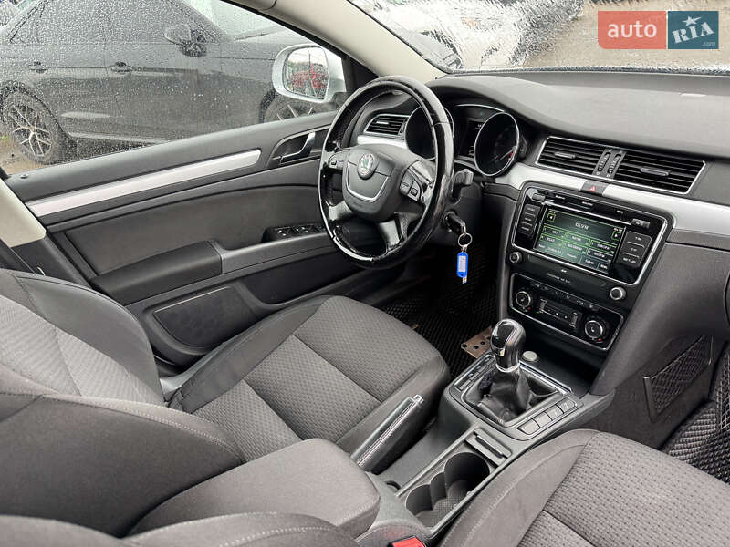 Універсал Skoda Superb 2011 в Києві