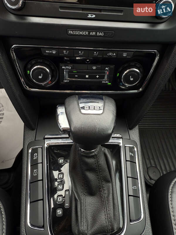 Універсал Skoda Superb 2011 в Бурштині