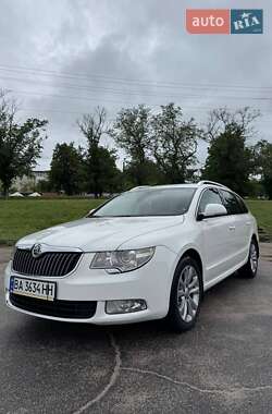 Универсал Skoda Superb 2011 в Кропивницком