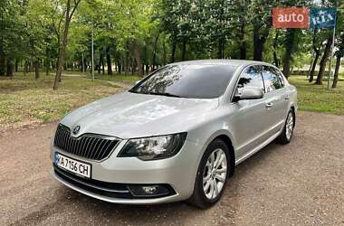 Лифтбек Skoda Superb 2013 в 