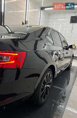 Ліфтбек Skoda Superb 2018 в 