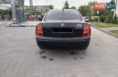 Лифтбек Skoda Superb 2002 в 